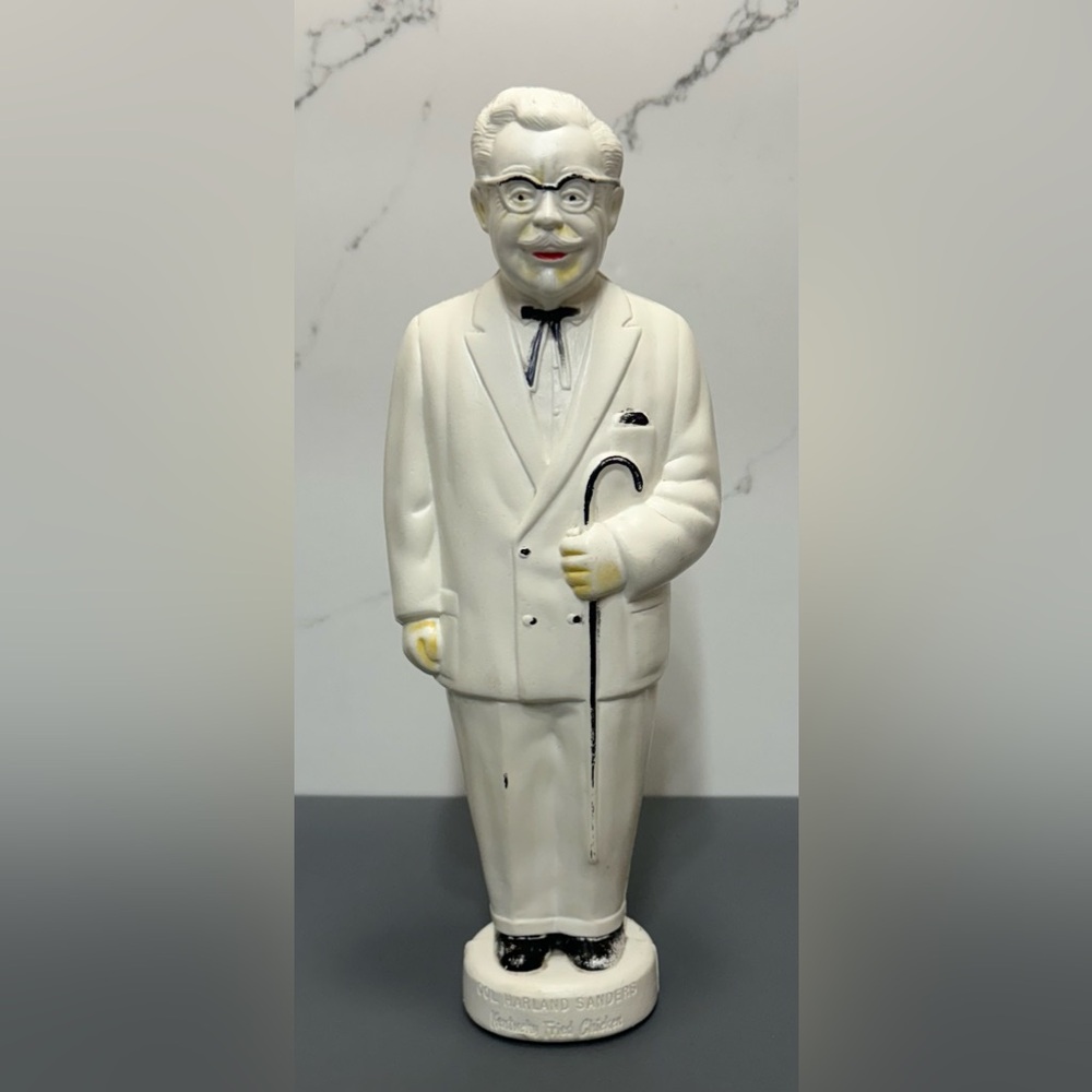 Vintage Colonial Sanders coin bank